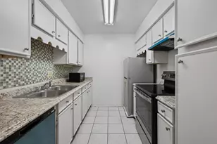 4649 Wild Indigo St, Houston, TX 77027 - Photo 5