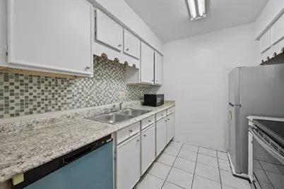 4649 Wild Indigo Street #337, Houston, TX 77027 - Photo 7