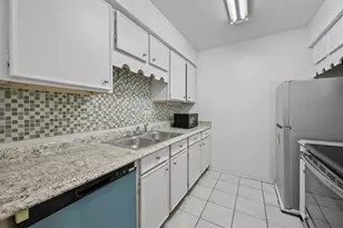4649 Wild Indigo St, Houston, TX 77027 - Photo 7