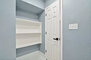 131 Imogene Dr, San Antonio, TX 78223 - Photo 13