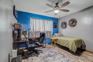 157 Houston St, Angleton, TX 77515 - Photo 25