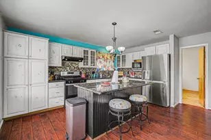 157 Houston St, Angleton, TX 77515 - Photo 21