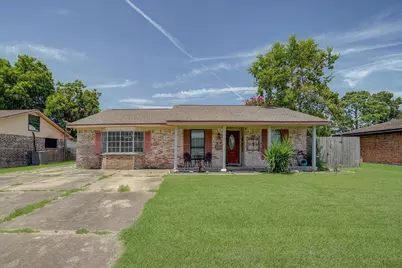 157 Houston Street, Angleton, TX 77515 - Photo 1