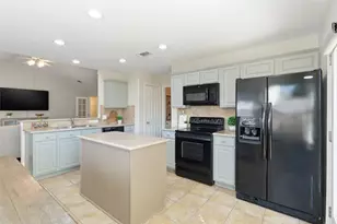 10215 Riderdale Park Ln, Houston, TX 77070 - Photo 9