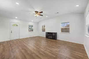 3812 Hardin Rd, Baytown, TX 77521 - Photo 9