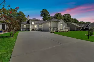 73 Wyndemere Dr, Montgomery, TX 77356 - Photo 1
