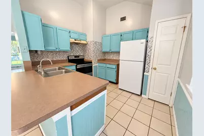 3804 Briar Hollow Drive, Dickinson, TX 77539 - Photo 9