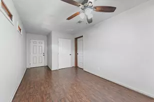 326 Broad Ripple Dr, Houston, TX 77336 - Photo 19