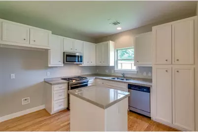 612 E 38th Street, Houston, TX 77022 - Photo 9