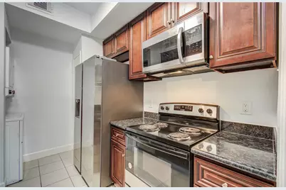 9707 Richmond Avenue #11, Houston, TX 77042 - Photo 17