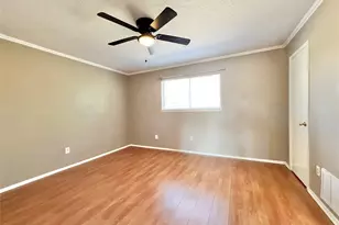 303 Brigadoon Ln, Friendswood, TX 77546 - Photo 11