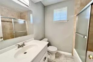 303 Brigadoon Ln, Friendswood, TX 77546 - Photo 17