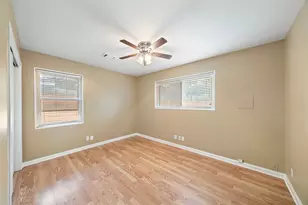 6523 Underhill St, Houston, TX 77092 - Photo 7