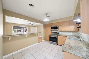 6523 Underhill St, Houston, TX 77092 - Photo 3