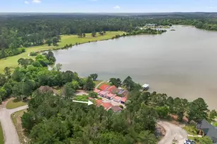 22547 Bayview Cir, Huntsville, TX 77320 - Photo 3