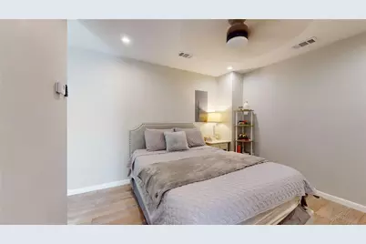 1410 Hyde Park Boulevard #104, Houston, TX 77006 - Photo 13