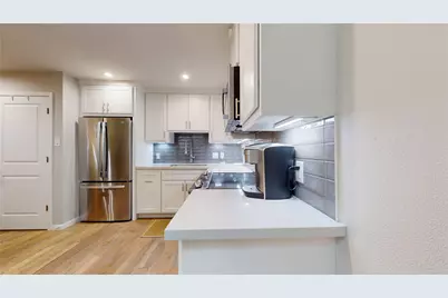 1410 Hyde Park Boulevard #104, Houston, TX 77006 - Photo 9