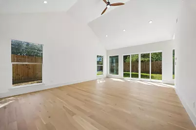 4817 Kingfisher Drive, Houston, TX 77035 - Photo 11