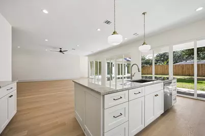 4817 Kingfisher Drive, Houston, TX 77035 - Photo 3