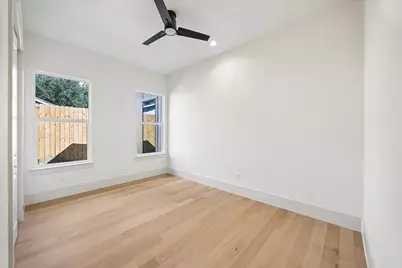 4817 Kingfisher Drive, Houston, TX 77035 - Photo 17