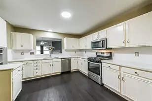 911 Woodfern Glen Ln, Pearland, TX 77584 - Photo 5