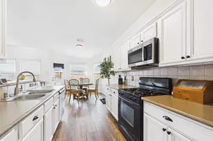 6009 Village Grove Dr, Pearland, TX 77581 - Photo 15