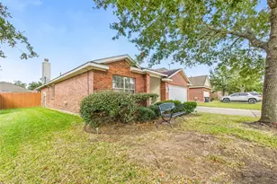 6009 Village Grove Dr, Pearland, TX 77581 - Photo 3