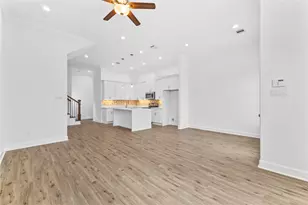 7805 Farnsworth St, Houston, TX 77022 - Photo 17