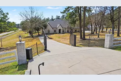 15569 Crown Oaks Drive, Montgomery, TX 77316 - Photo 3