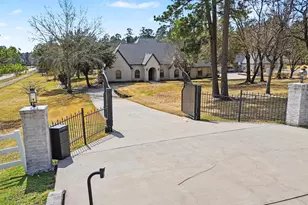 15569 Crown Oaks Dr, Montgomery, TX 77316 - Photo 3