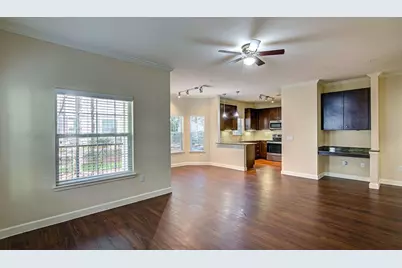 2951 N Loop 336 W #325, Conroe, TX 77304 - Photo 7