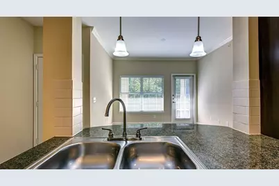 2951 N Loop 336 W #325, Conroe, TX 77304 - Photo 9