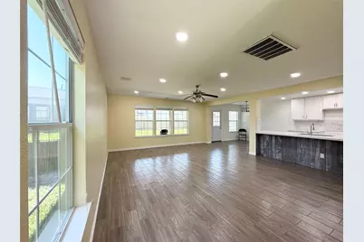 910 Staffordale Manor Lane, Houston, TX 77047 - Photo 3