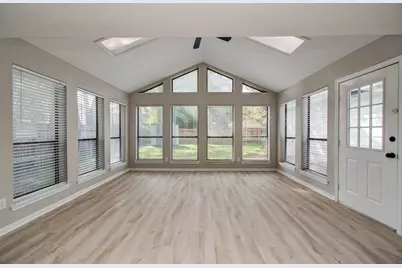 4735 Theall Road, Houston, TX 77066 - Photo 9