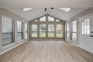4735 Theall Rd, Houston, TX 77066 - Photo 9