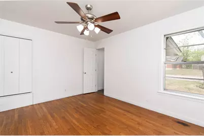 301 E Walker Avenue, Temple, TX 76501 - Photo 9