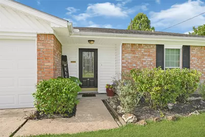 10010 Lost Pine Drive, Baytown, TX 77521 - Photo 3