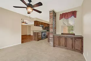 10010 Lost Pine Dr, Baytown, TX 77521 - Photo 9