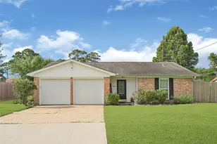 10010 Lost Pine Dr, Baytown, TX 77521 - Photo 3