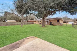 204 Meadow Ln, Brenham, TX 77833 - Photo 29