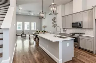 605 W 24th St, Houston, TX 77008 - Photo 13