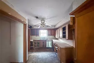 341 Maple Ln, Conroe, TX 77304 - Photo 7