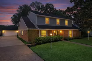 2206 Carriage Ln, La Marque, TX 77568 - Photo 1