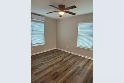 8 S Ave B, Freeport, TX 77541 - Photo 7