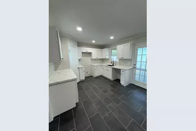 5208 Bernardo De Galvez, Galveston, TX 77551 - Photo 3