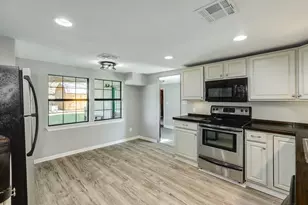 640 Whitten St, Clute, TX 77531 - Photo 9