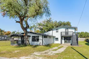 640 Whitten St, Clute, TX 77531 - Photo 1