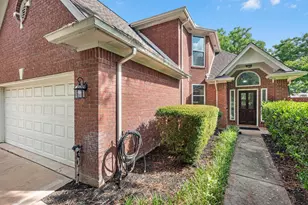 36 Grants Lake Cir, Sugar Land, TX 77479 - Photo 3