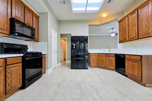 159 S Delta Mill Cir, The Woodlands, TX 77385 - Photo 3