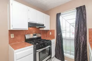 5411 Regal Ridge Ln, Houston, TX 77053 - Photo 9